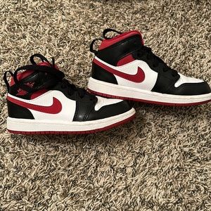 KIDS JORDAN RETRO 1 MID